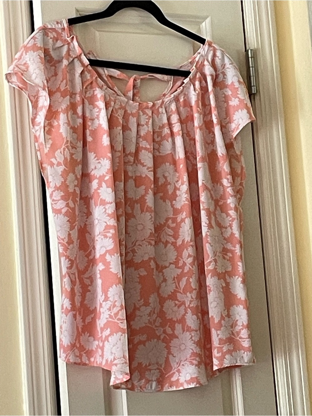 LC Women's Peach Floral Short-Sleeve Top